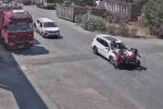15 yaşındaki çocuğun kullandığı otomobil motosiklete çarptı, sürücü ağır yaralandı