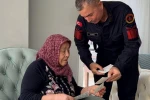 30 yıl önce şehit olan askerin silah arkadaşından şehit annesine duygulandıran ziyaret 