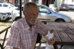 34 yıldır su içemeyen yaşlı adam, 10 gündür yemek de yiyemiyor
