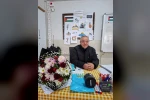 43 yıllık öğretmen, öğrencilerinin alkışları arasında emekliye ayrıldı