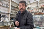 44 yıldır tarihi saatlere ince ayar veriyor
