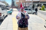 75 yaşındaki Satı teyzenin bayrak sevgisi