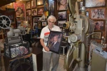 Adana’da Kadir İnanır anısına ücretsiz sinema gösterimi yapılıyor