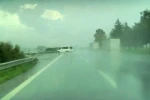 Adana’da panelvan araç takla attı