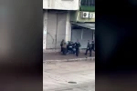 Adana’da sokak ortasında kavga: Polis havaya ateş açtı
