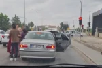Adana’da trafikte kadınlı erkekli kavga kameraya yansıdı