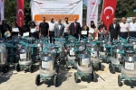 Adıyaman’da süt sağım makineleri üreticilere dağıtıldı