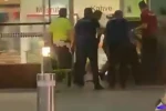 Adnan Menderes Havalimanında hareketli anlar: 4 polis bıçaklandı