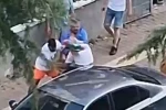 Ağabeyini darbedeni bıçakladı: O anlar kamerada