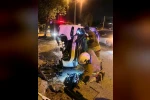 Ağaca çarparak yan yatan otomobildeki 2 kişi yaralandı