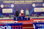 Ağrılı öğrenci halterde Türkiye şampiyonu oldu