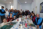 Ailece ahşap boyadılar