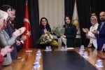 AK Parti’de devir teslim: Nilhan Ayan göreve başladı