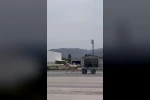 Akan trafikte panik anları: Kaçak at pistte yarışırcasına ilerledi 