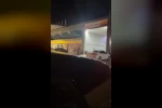 Akaryakıt istasyonunda sopalı kavga kamerada