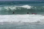 Alanya’da boğulma tehlikesi geçiren tatilciyi cankurtaranlar kurtardı