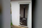 Alanya’da umumi tuvaletin camları ve seramiklerini kırdılar 