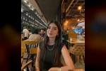 Alev alan otomobilde hayatını kaybeden 25 yaşındaki doktor son yolculuğuna uğurlandı