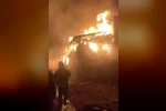 Alevlere teslim olan 3 ev küle döndü
