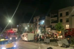 Alevlerin yükseldiği apartman dairesinde dumandan etkilenen 3 kişiyi itfaiye kurtardı