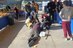 Alkolün etkisiyle pazaryerinde sızdı, vatandaşlar uyandıramayınca polis ve sağlık ekipleri müdahale etti