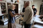 "Alo Evlat" ekipleri bayramda yaşlıları yalnız bırakmadı