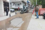 Altyapı çalışmasında ana su hattı patladı