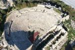 Alüvyonlarla örtülü Anadolu’nun Pompei’si Myra’da kazılar özel mülkiyet sınırlarında ilerliyor