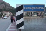 Amasya’da köprü girişinde çökme oluştu
