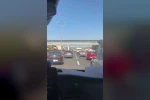 Ambulansa yol vermek için fermuar sistemini uyguladıyar