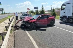 Ankara-Eskişehir kara yolunda 3 aracın karıştığı trafik kazası