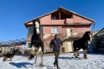 Ankara’da sıra dışı yaşam: Onlarca hayvanla ortak hayat kurdu