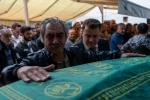 Anne, baba ve oğullarına yürek burkan veda