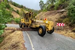 Antalya Büyükşehir Belediyesi ekiplerinden yağmur mesaisi