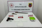 Antalya’da 1 kilo 350 gram kokain ele geçirildi