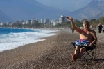 Antalya’da dün yağmur ve fırtına, bugün deniz keyfi