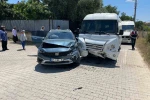 Antalya’da okul servisi otomobille çarpıştı: 7’si anaokulu öğrencisi 9 yaralı