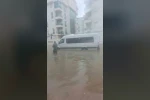 Antalya’da sağanak etkili oldu,araçlar yollarda ilerlemekte zorlandı