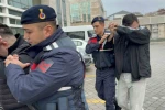 Araçlarında uyuşturucuyla yakalanan 2 kişi tutuklandı
