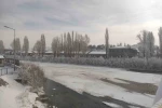 Ardahan’da kar yerini soğuk havaya bıraktı 