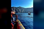 Arızalanan balıkçı teknesini Kıyı Emniyet ekipleri kurtardı