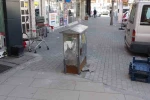 Arkadaşına sinirlendi, hırsını elektrik panosuna saldırarak aldı