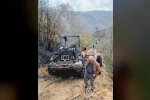 Artvin’de iş makinesi alev aldı