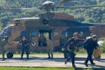 Artvin’de mahsur kalan vatandaşlar ve turistler helikopterle tahliye edildi