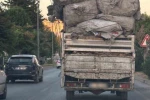 Aşırı yükle trafikte ilerleyip tepkilere neden oldu