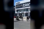 Avcılar’da direksiyon hakimiyetini kaybeden sürücü E-5’ten yan yola uçtu