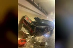 Avrasya Tüneli’nde otomobil, itfaiyeye ait yangın panosuna çarptı