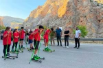 Ayaklı kaykay yarışları nefes kesti