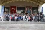 Aydın Büyükşehir Belediyesi minik öğrencileri tiyatro ile buluşturdu