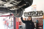 Aydın yıllar sonra buz tuttu, oto lastikçileri ek mesai yaptı